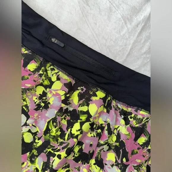 BNWOT LuLuLemon Pace Rival Skirt. Inflected Highlight Yellow/Black. Size 14 Tall - Picture 3 of 9